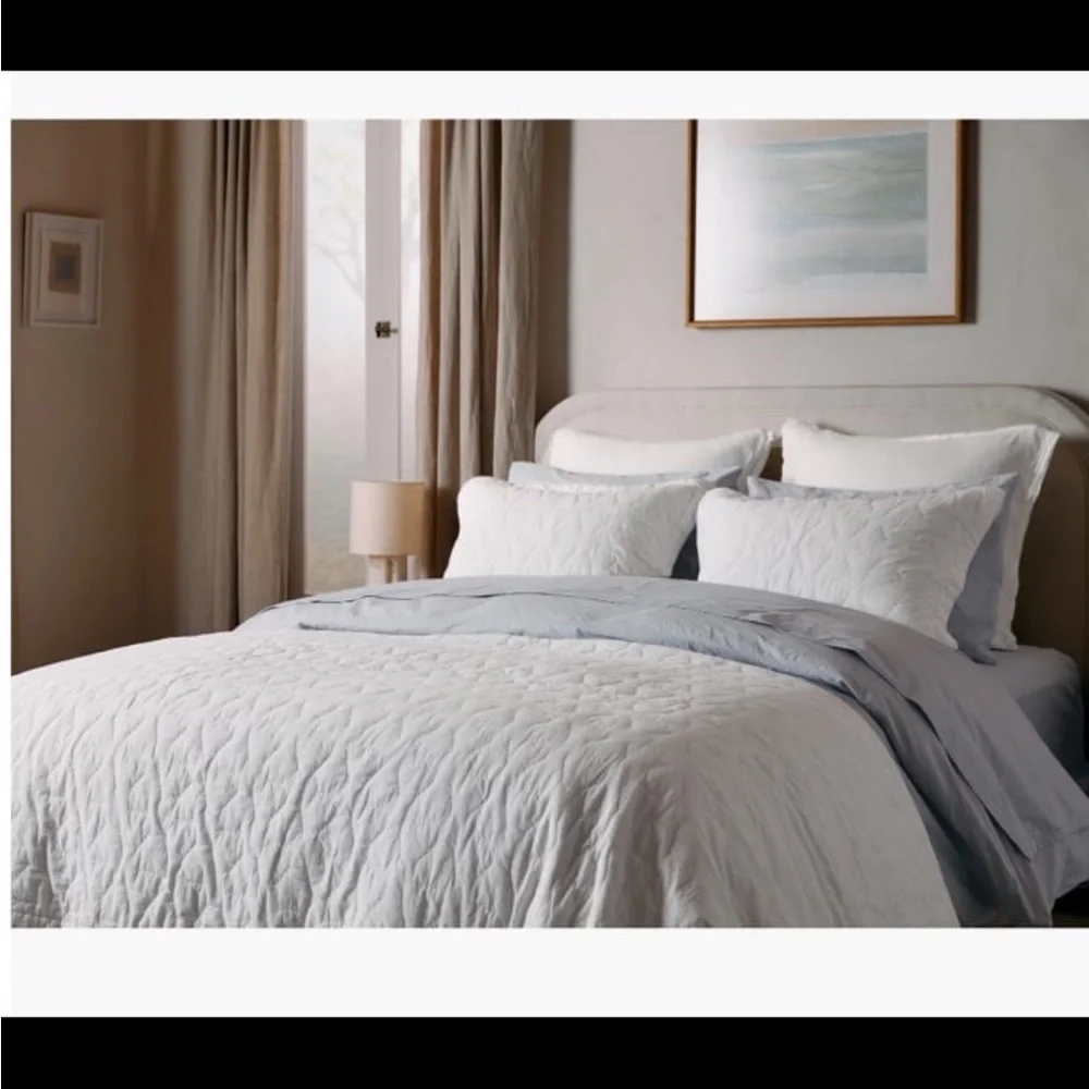 Parachute NWT Soft stitch organic cotton quilt